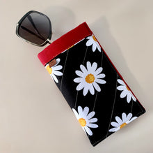 Load image into Gallery viewer, Daisy Sunnies Sleeve
