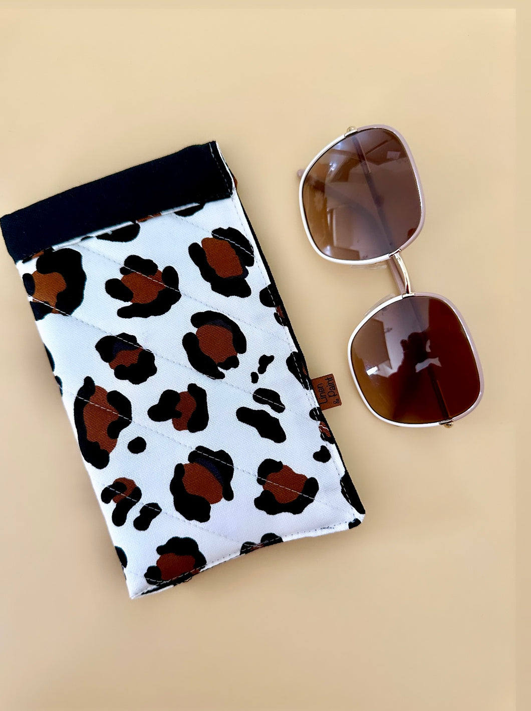 White Leopard Sunnies Sleeve