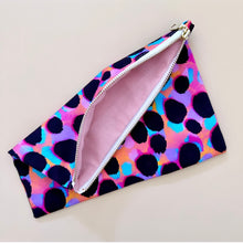 Load image into Gallery viewer, Cheetah Zipper Clutch
