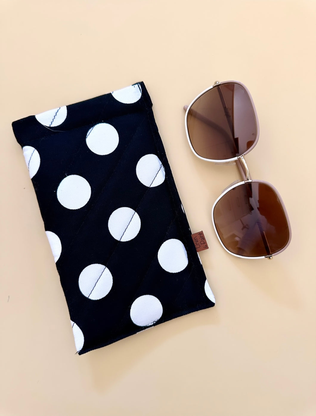 Polka Dot Sunnies Sleeve