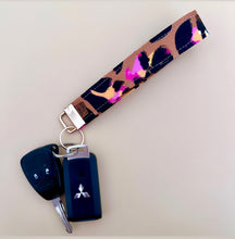 Load image into Gallery viewer, Bronze Leopard Key Wristlet
