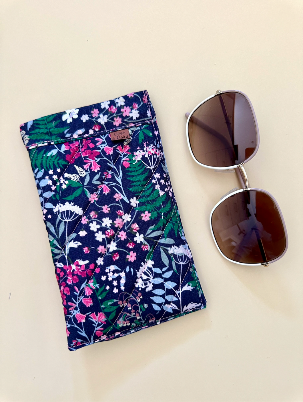 Pink Bloom Sunnies Sleeve