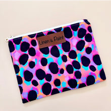 Load image into Gallery viewer, Cheetah Zipper Clutch
