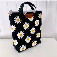 Load image into Gallery viewer, Daisy Lunch Tote
