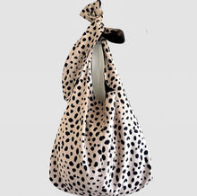 Load image into Gallery viewer, Leopard Bow Tote
