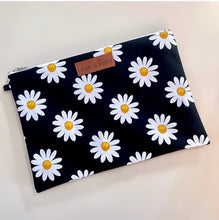 Load image into Gallery viewer, Daisy Zipper Clutch
