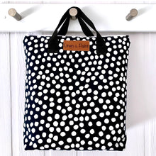 Load image into Gallery viewer, Navy Circle Lunch Tote
