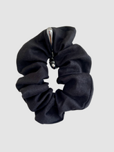 Load image into Gallery viewer, Scrunchie Black Linen
