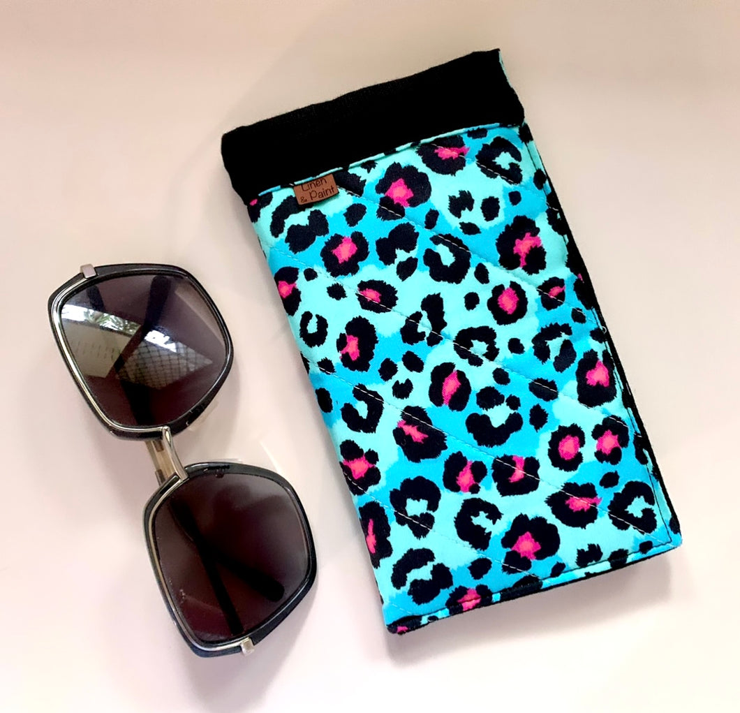 Pink Leopard Sunnies Sleeve