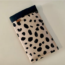 Load image into Gallery viewer, Leopard Sunnies Sleeve
